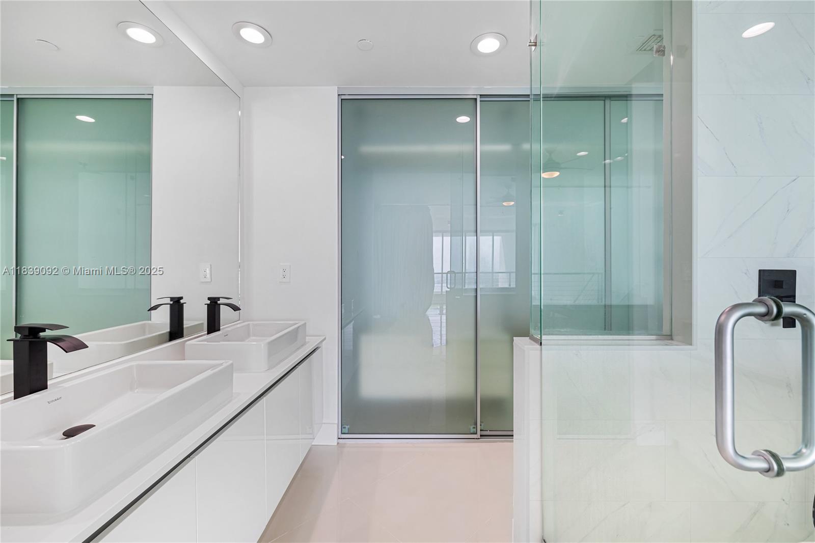 1040 Biscayne Blvd # 4003