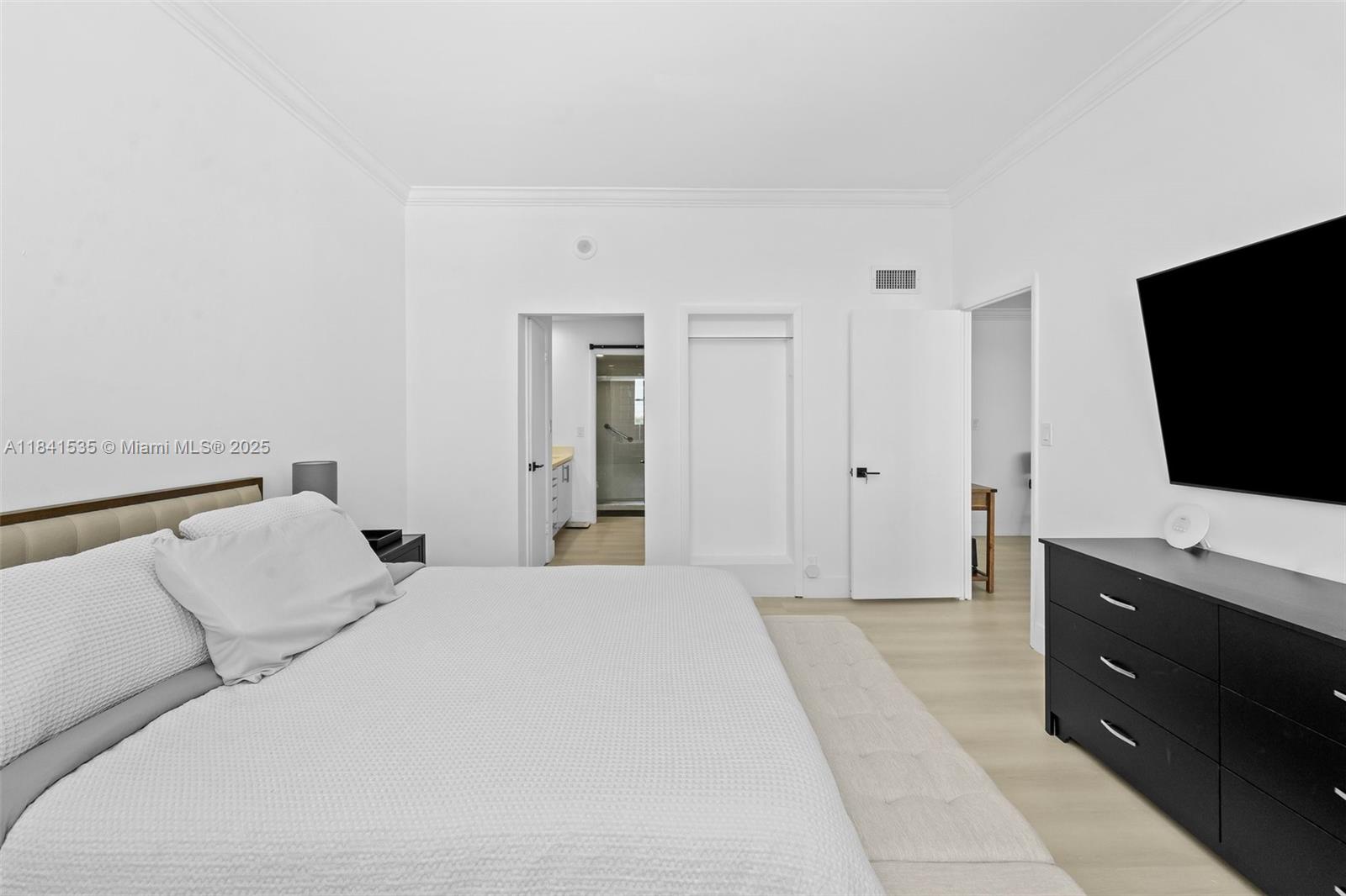 5 Island Ave # 16E
