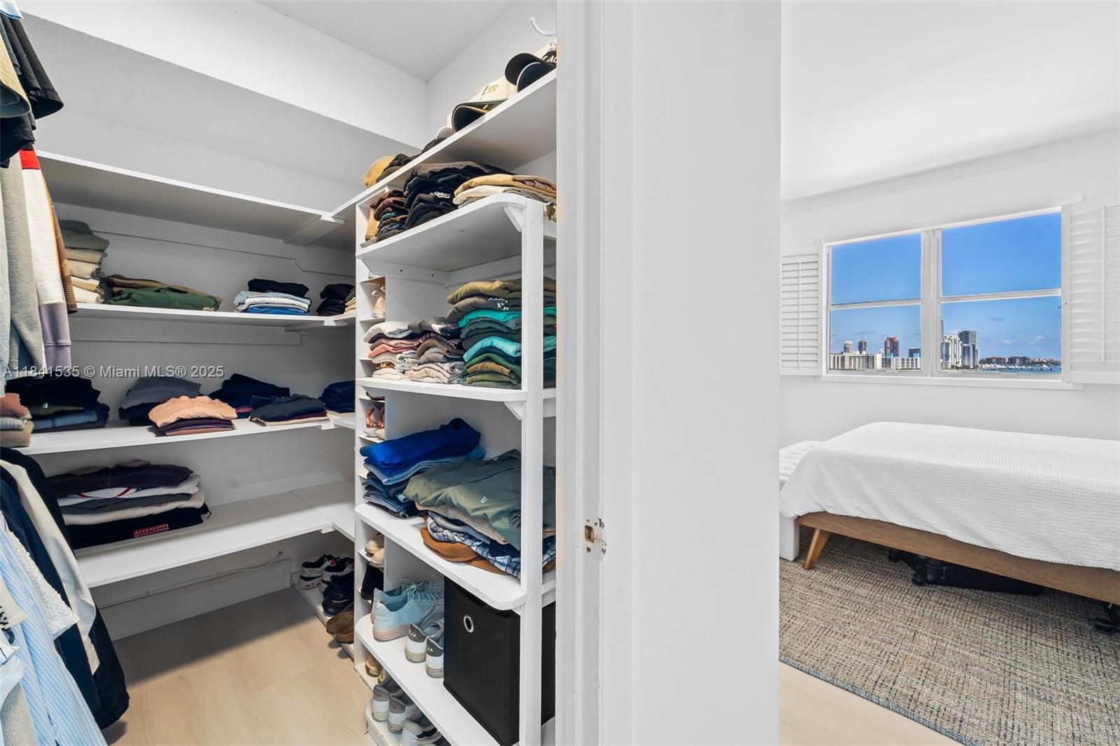5 Island Ave # 16E