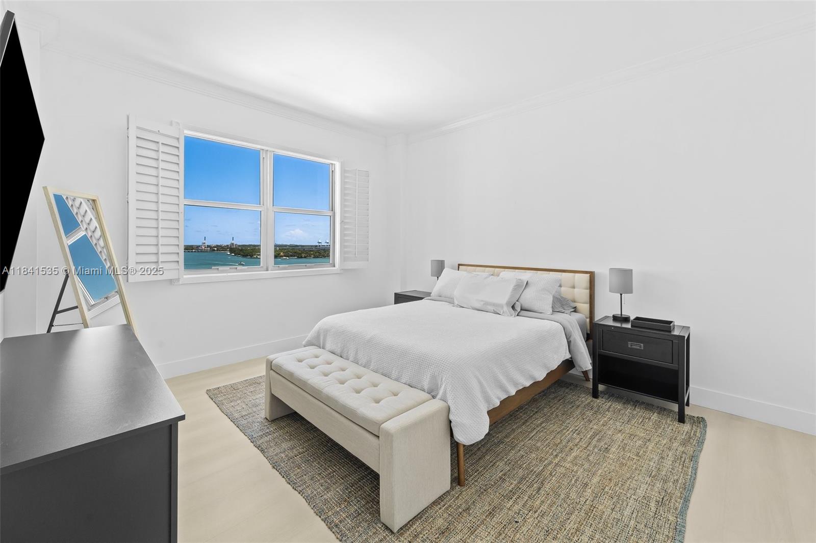 5 Island Ave # 16E