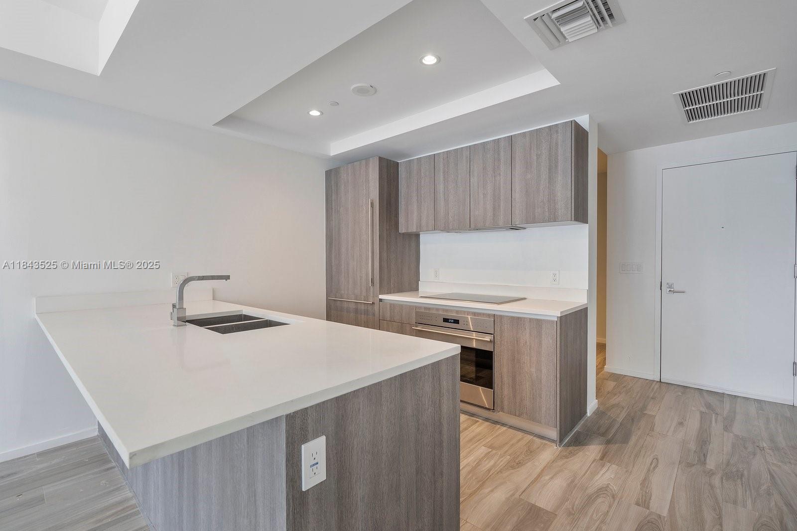 801 S Miami Ave Unit: 2402