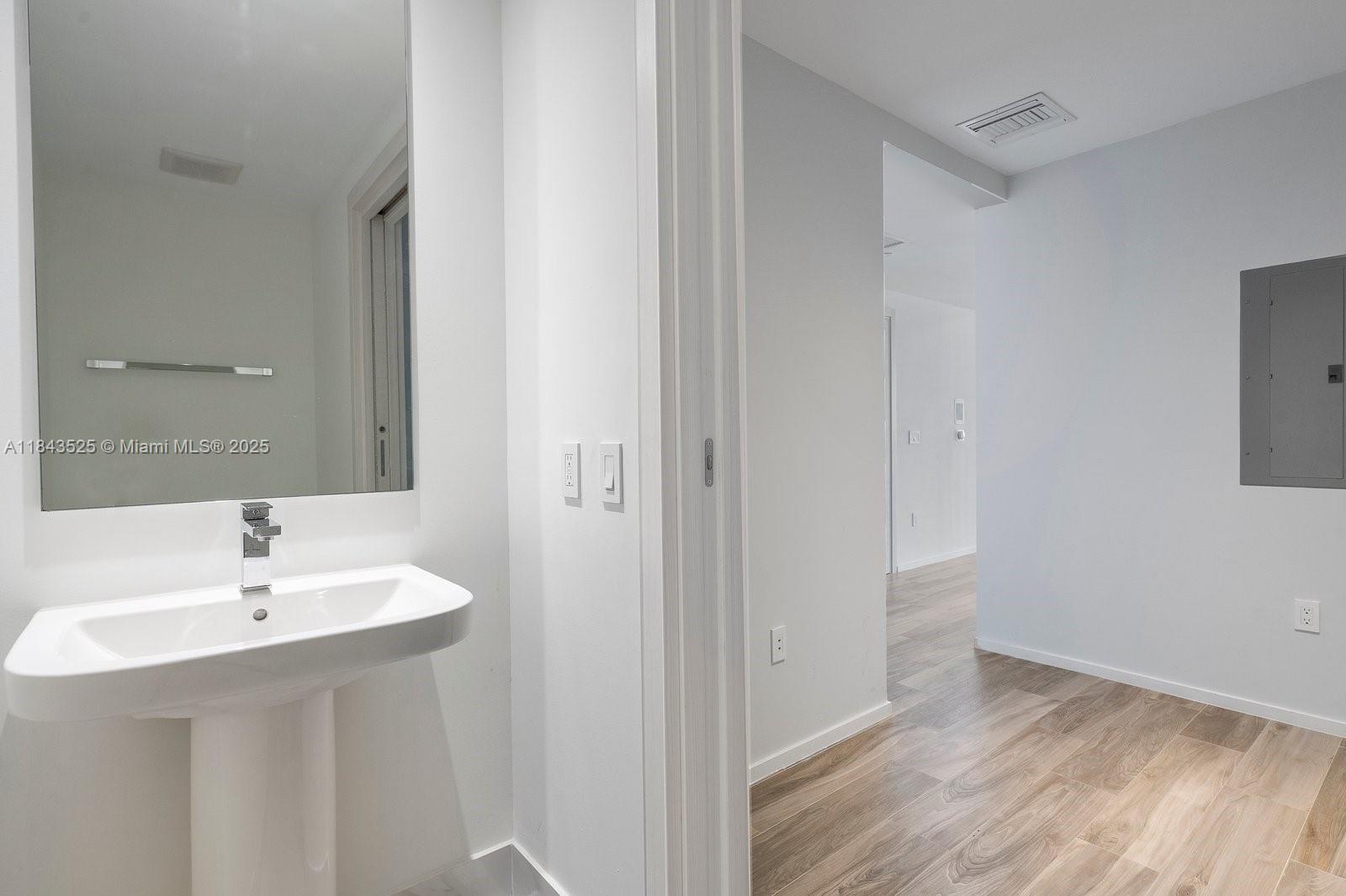 801 S Miami Ave Unit: 2402
