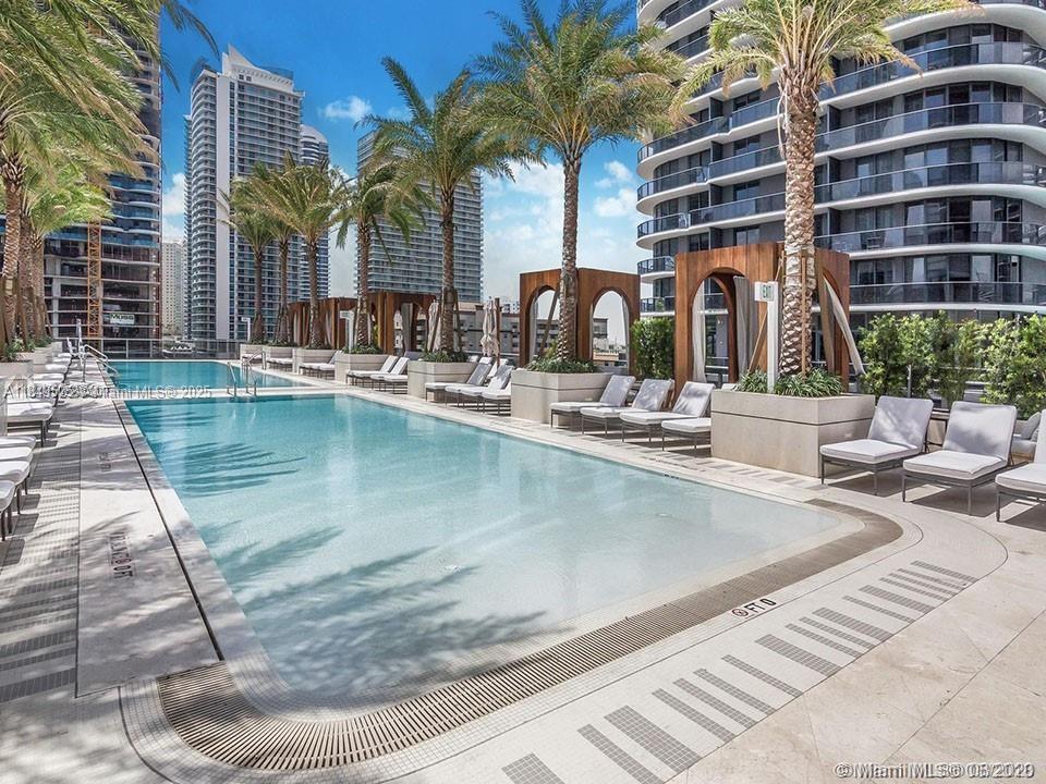 801 S Miami Ave Unit: 2402