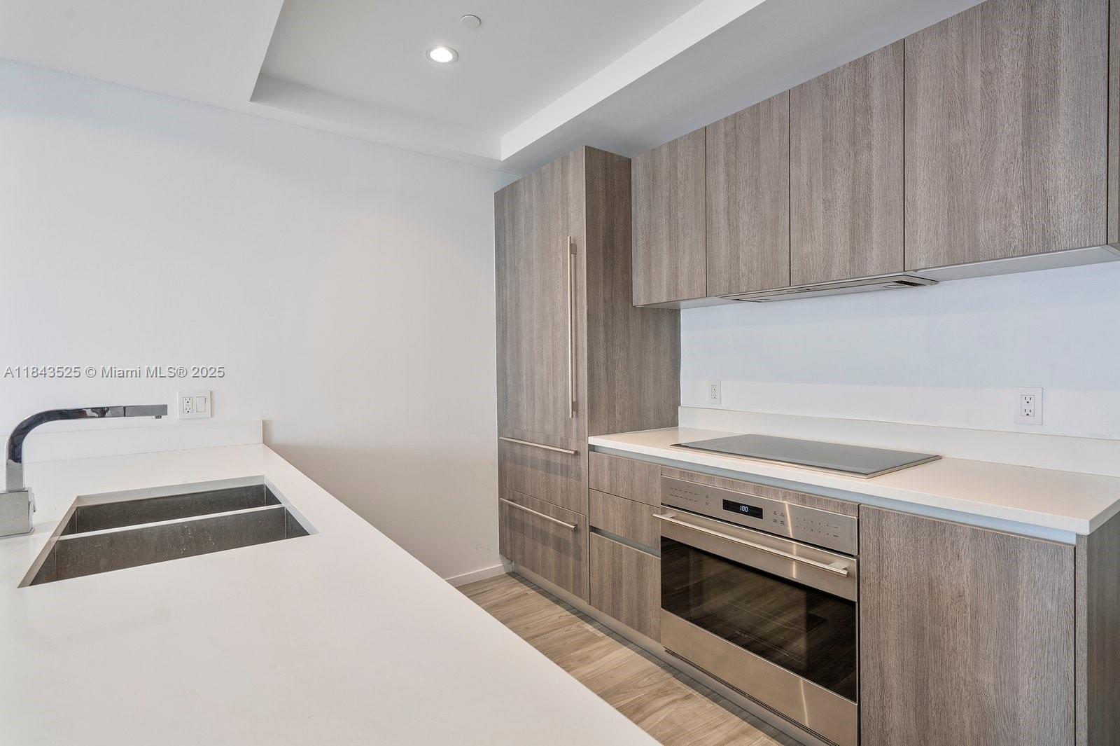 801 S Miami Ave Unit: 2402