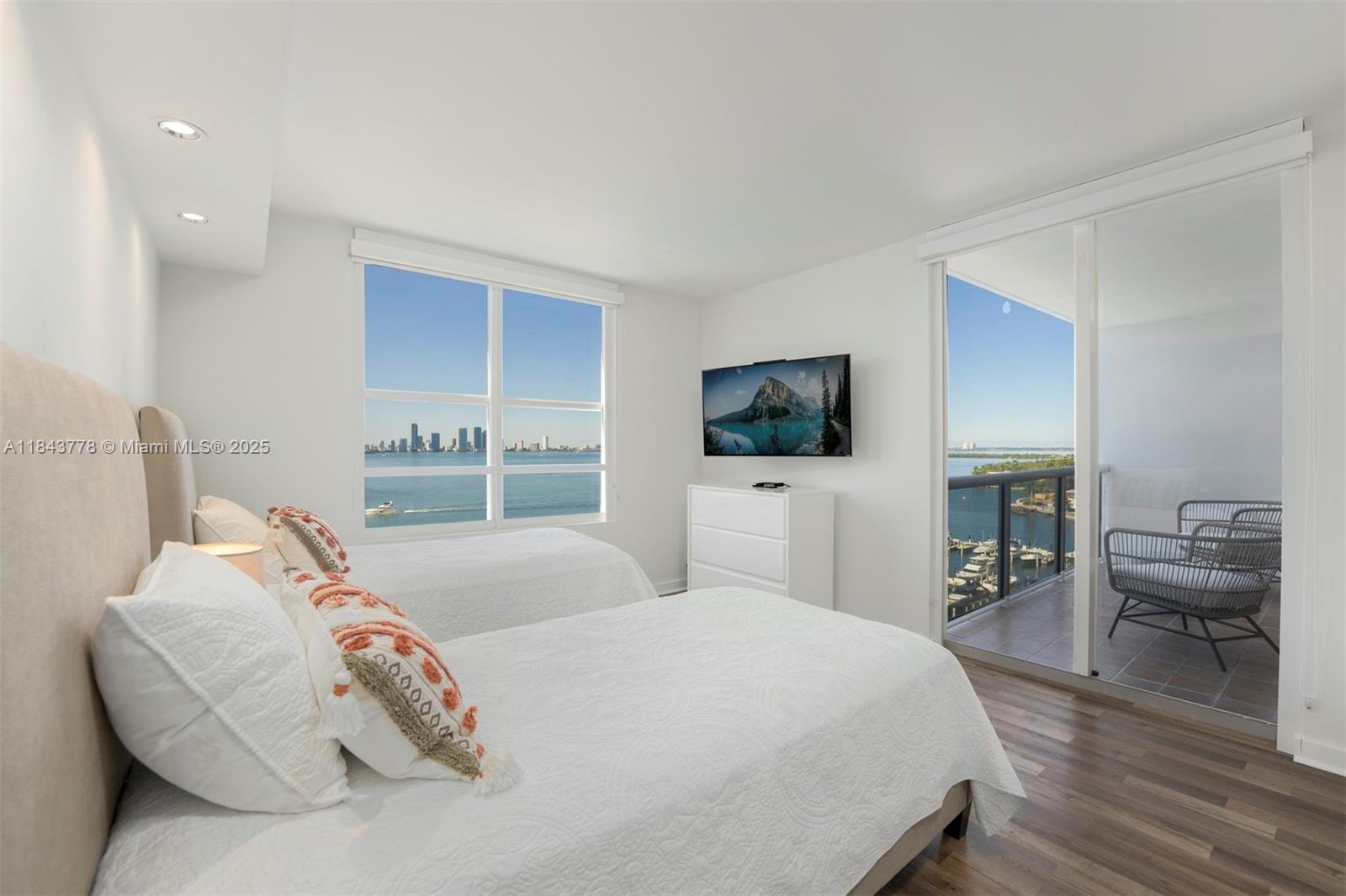 1800 Sunset Harbour Dr # 1208