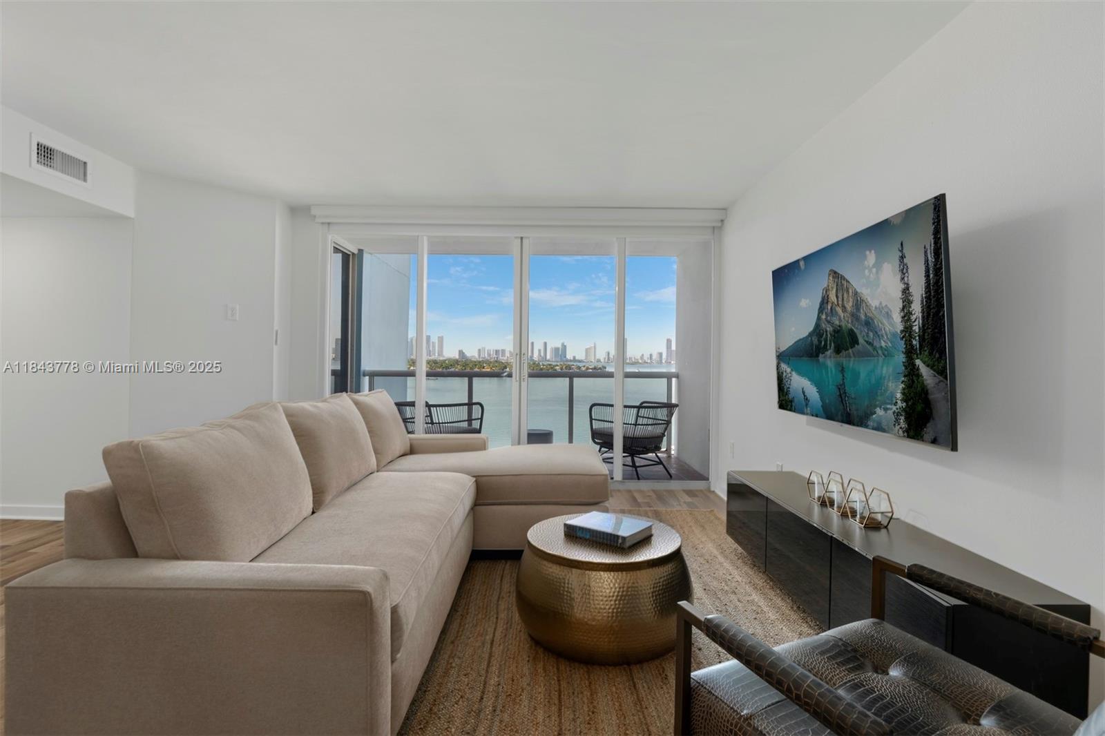 1800 Sunset Harbour Dr # 1208