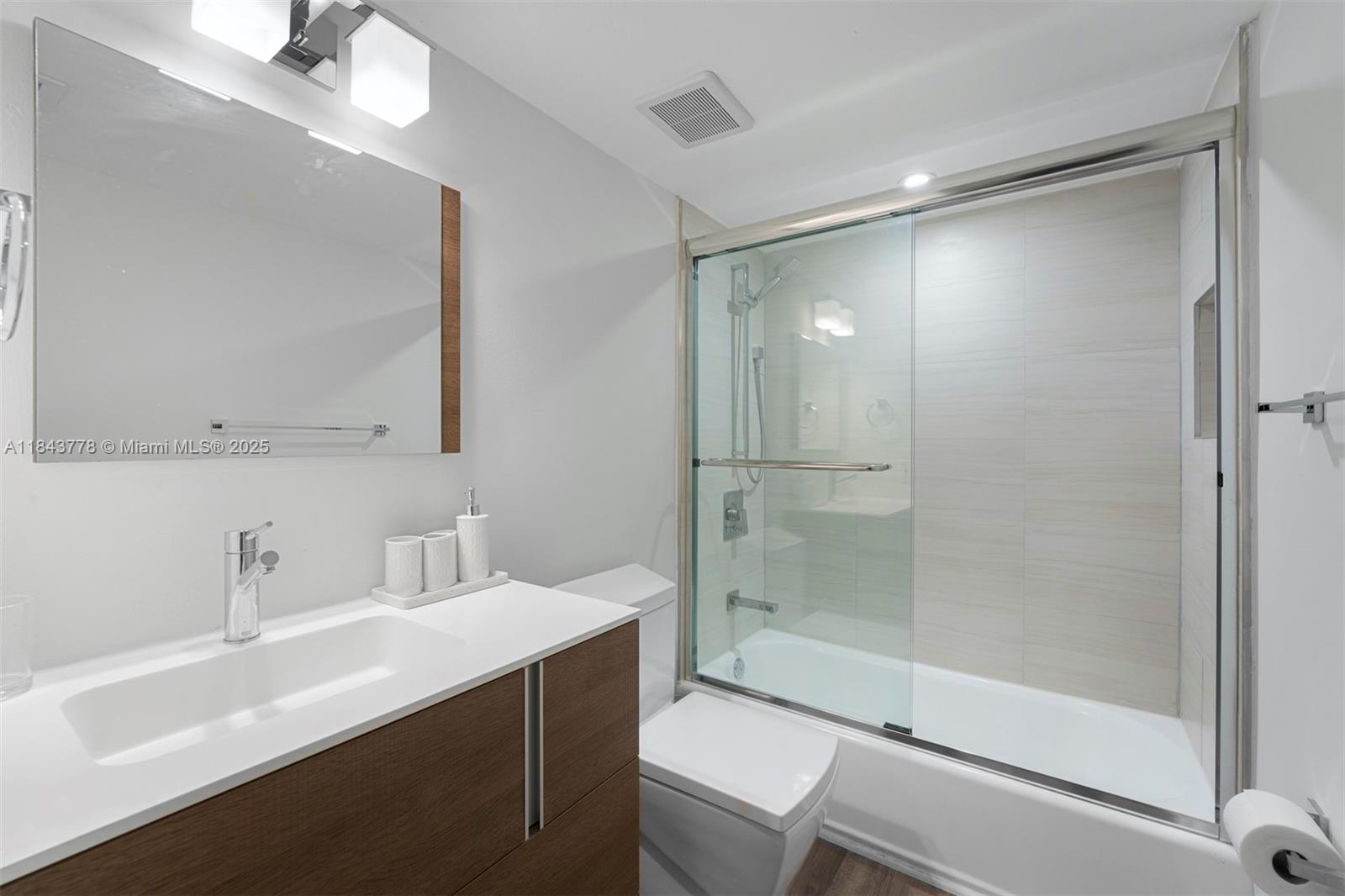 1800 Sunset Harbour Dr # 1208
