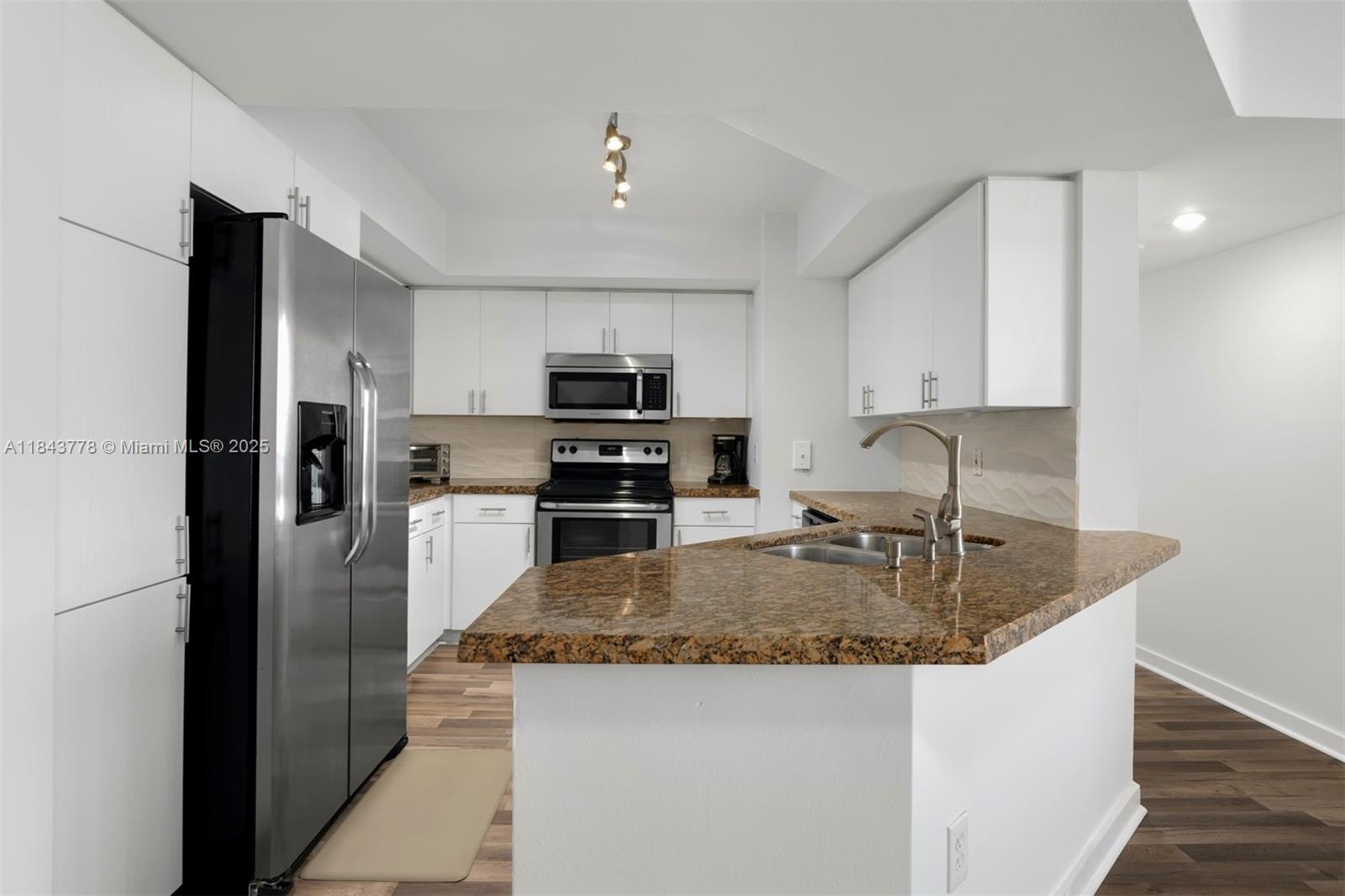 1800 Sunset Harbour Dr # 1208