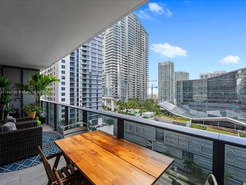 45 SW 9th St # 1510