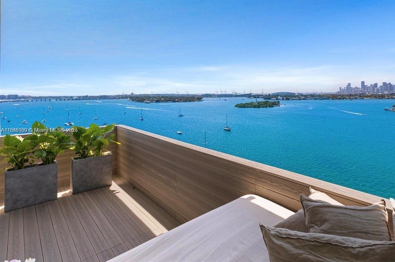 5 Island Ave # 15D