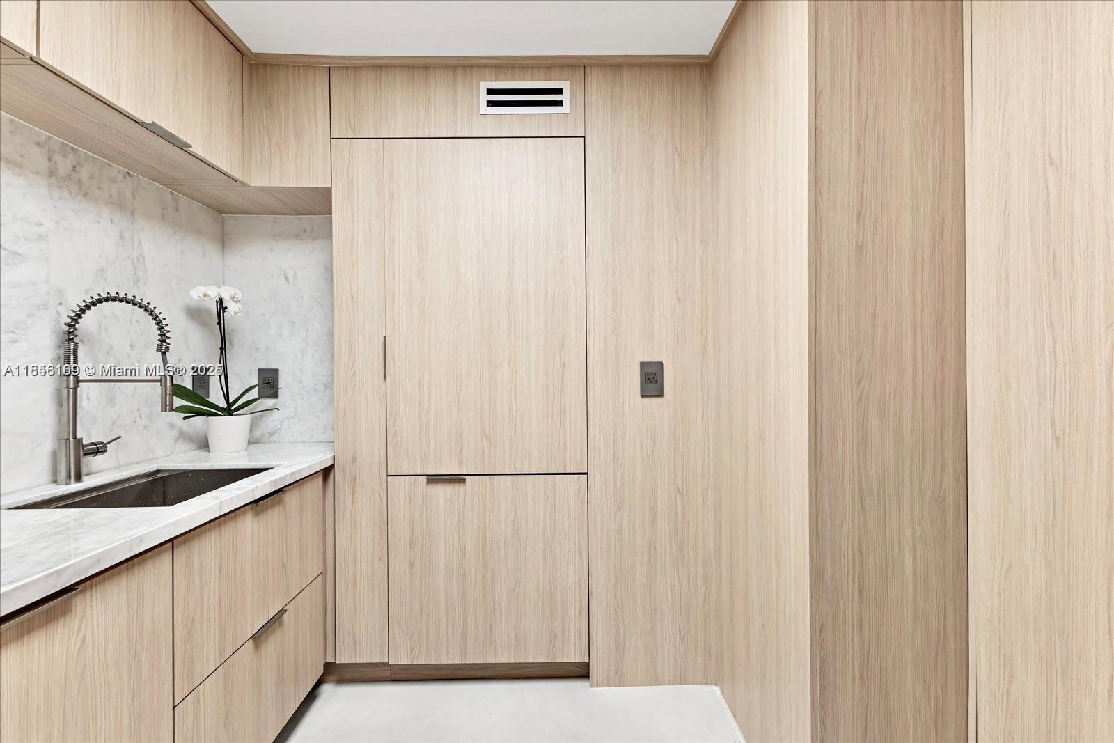 5 Island Ave # 15D
