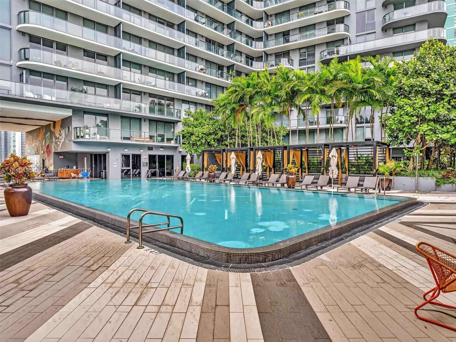 121 NE 34th St # 2208