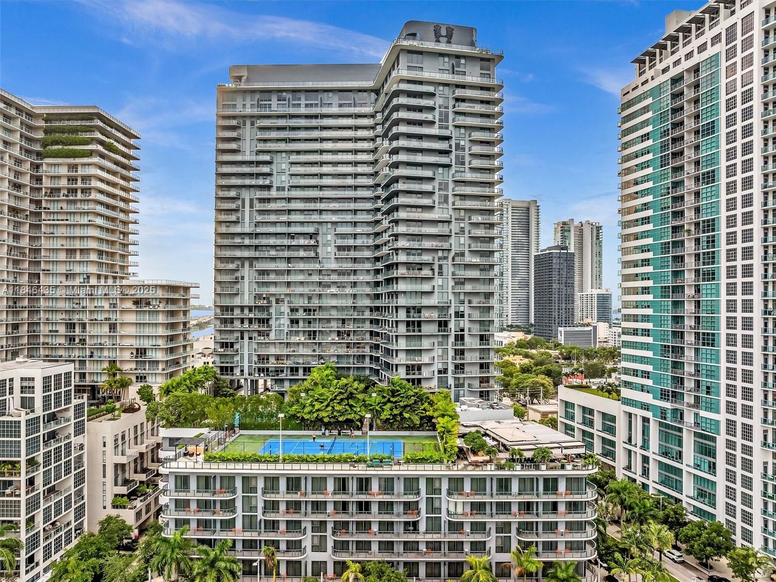 121 NE 34th St # 2208