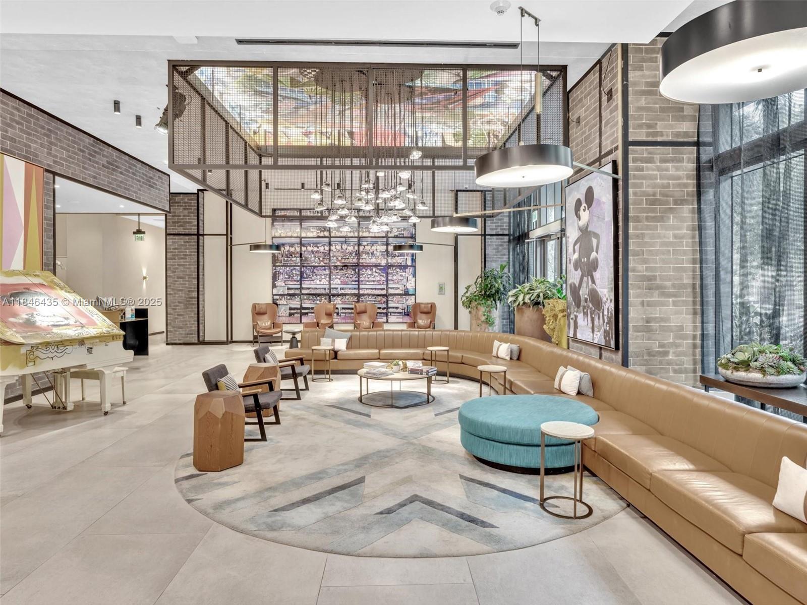 121 NE 34th St # 2208