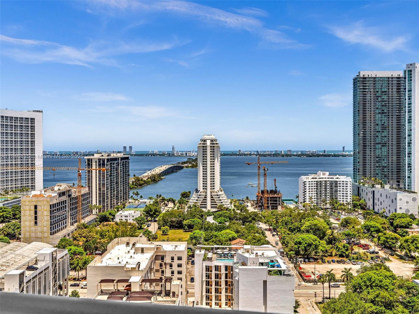 121 NE 34th St # 2208