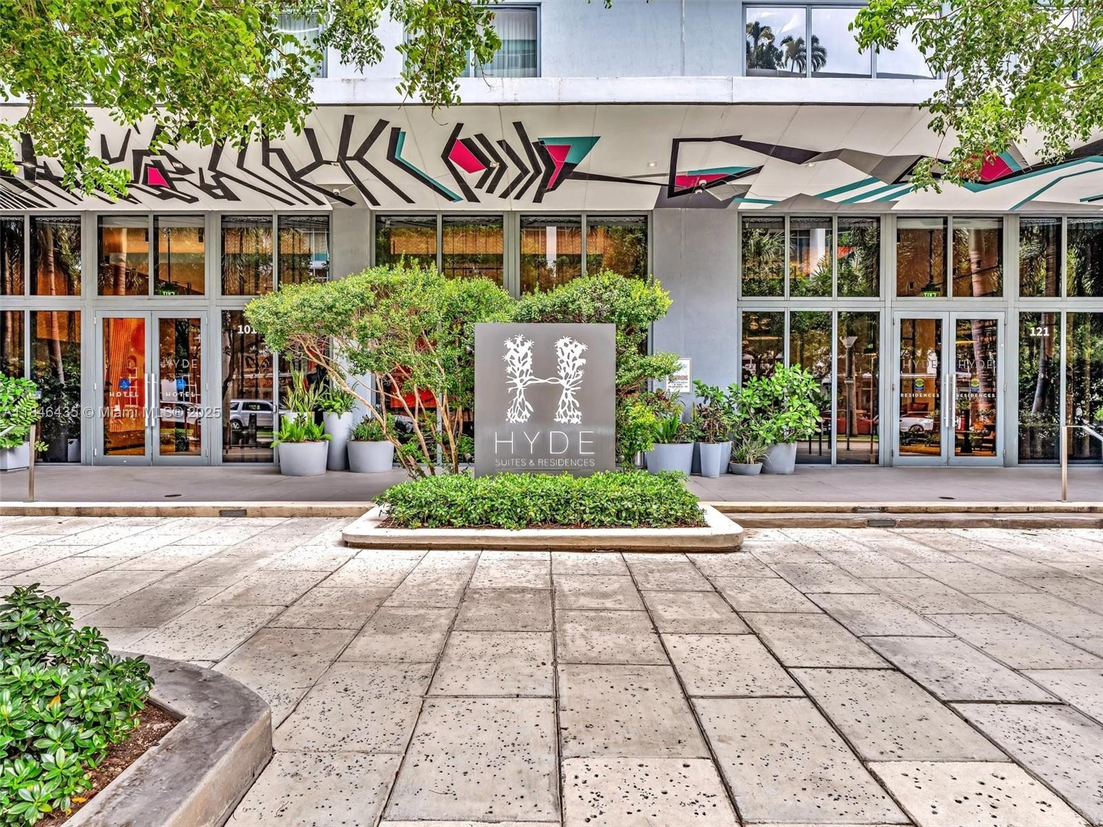 121 NE 34th St # 2208