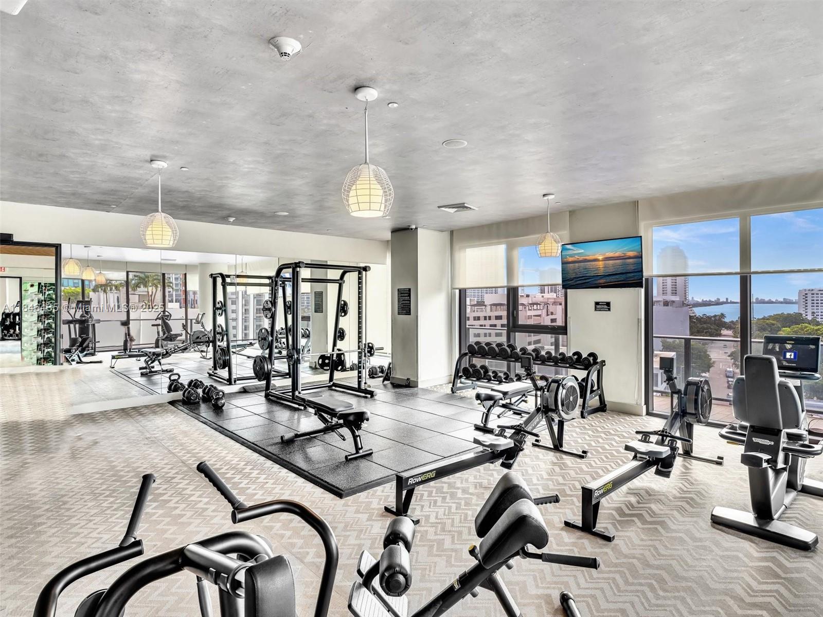 121 NE 34th St # 2208