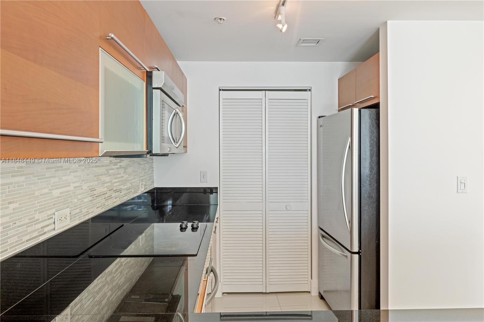 244 Biscayne Blvd # 3904