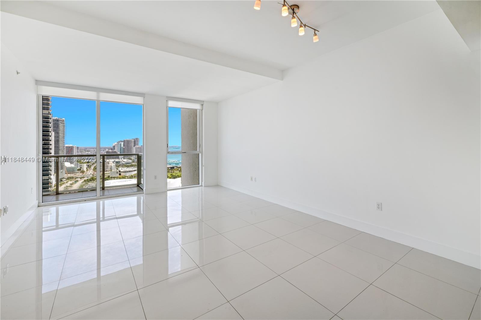 244 Biscayne Blvd # 3904