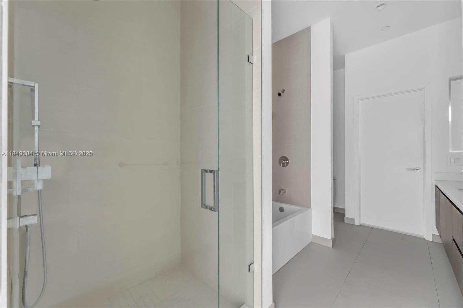 851 NE 1st Ave # 505