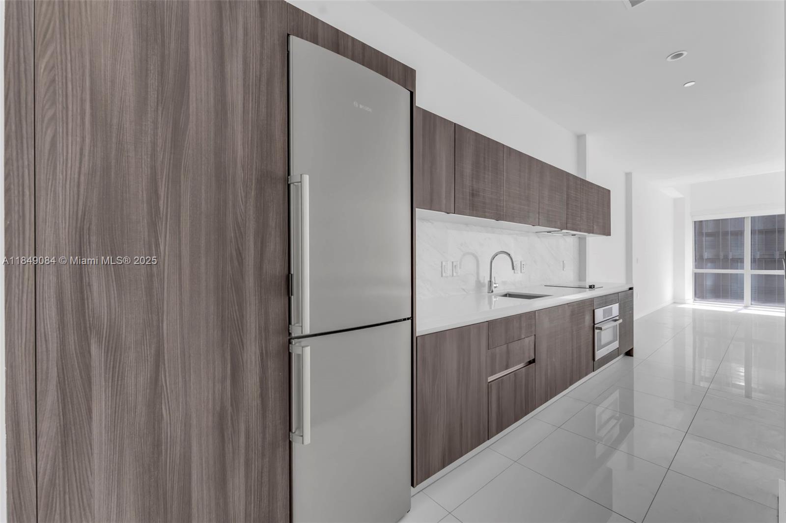 851 NE 1st Ave # 505