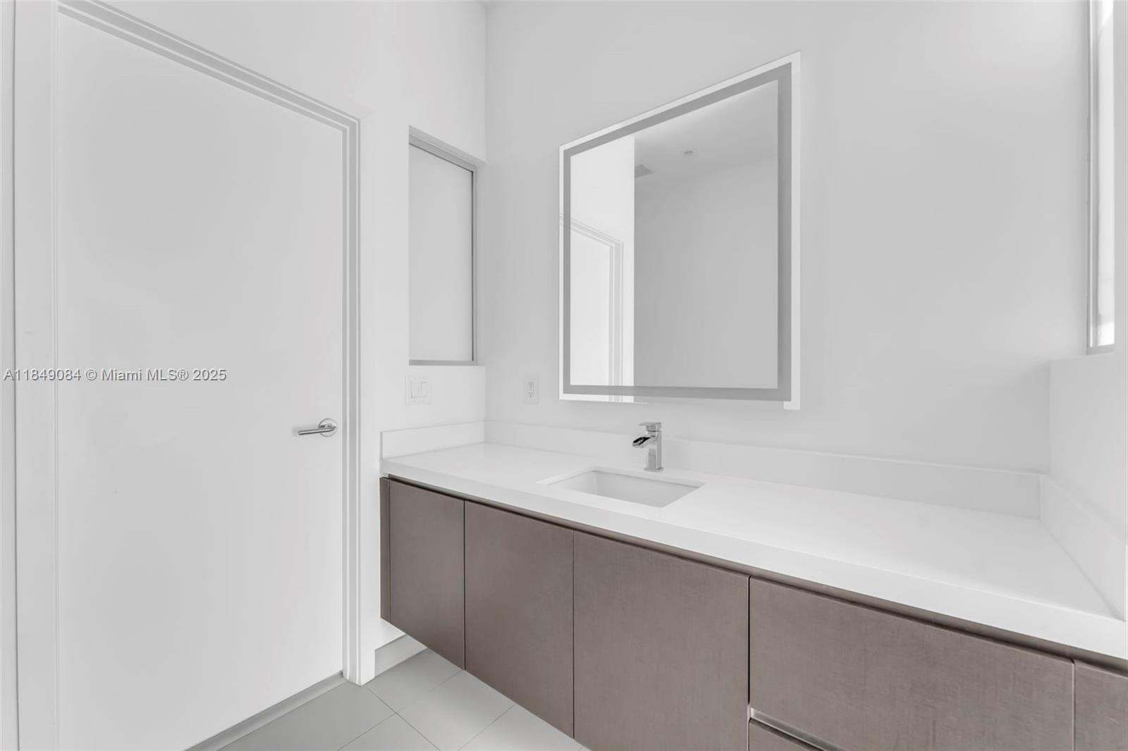 851 NE 1st Ave # 505