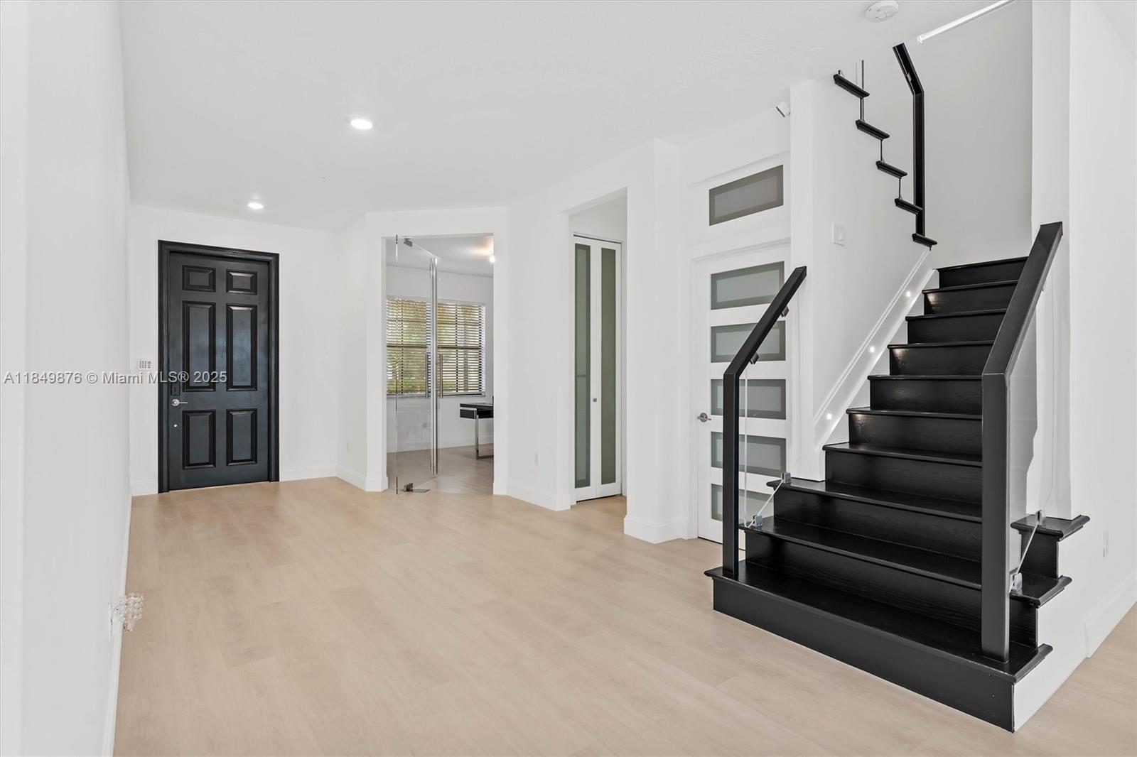 3520 Haldin Pl