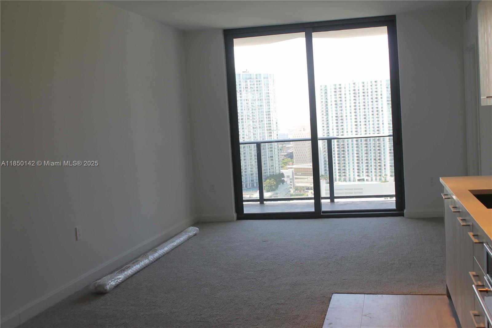 45 SW 9th St # 2809