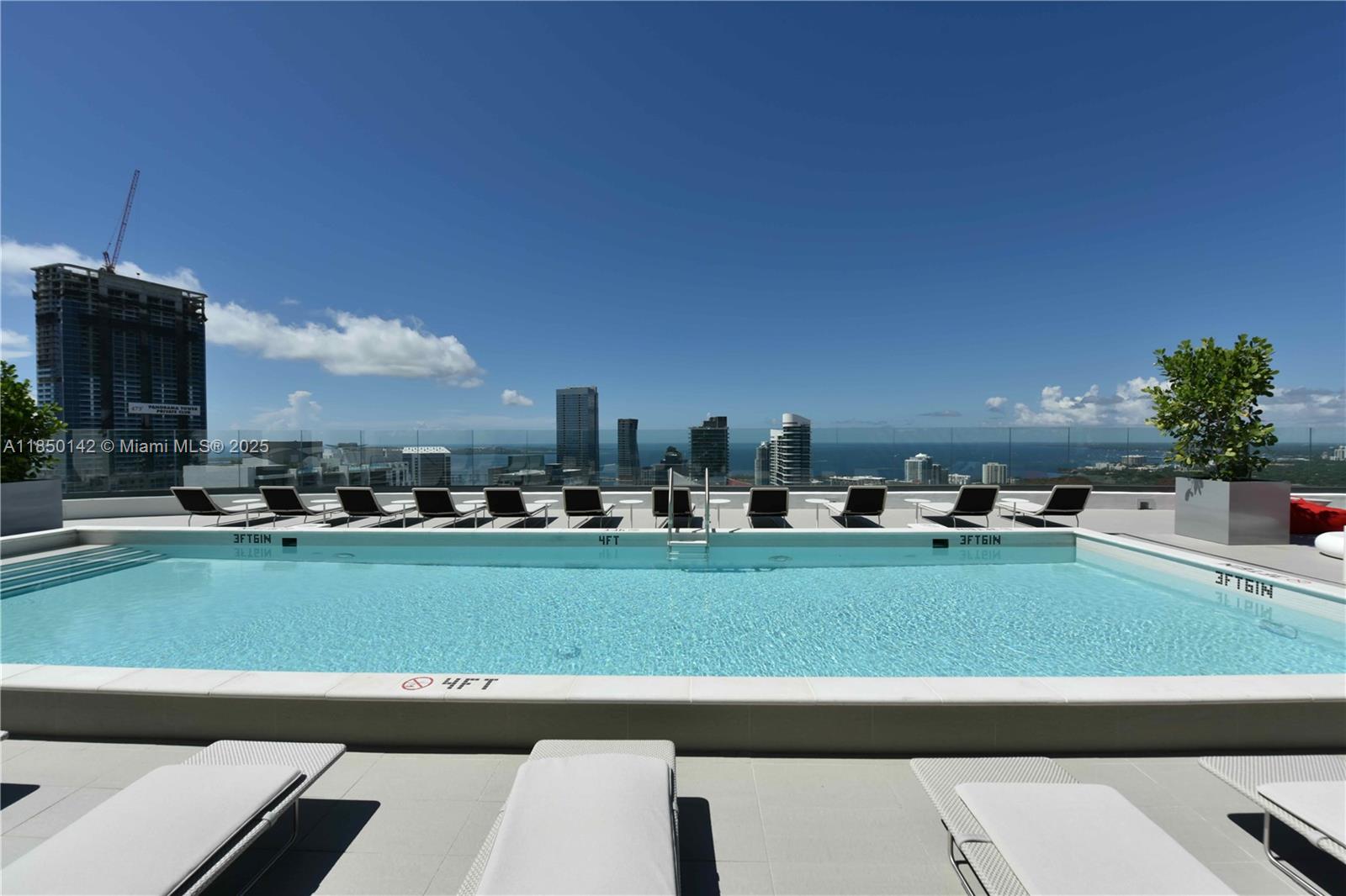 45 SW 9th St # 2809
