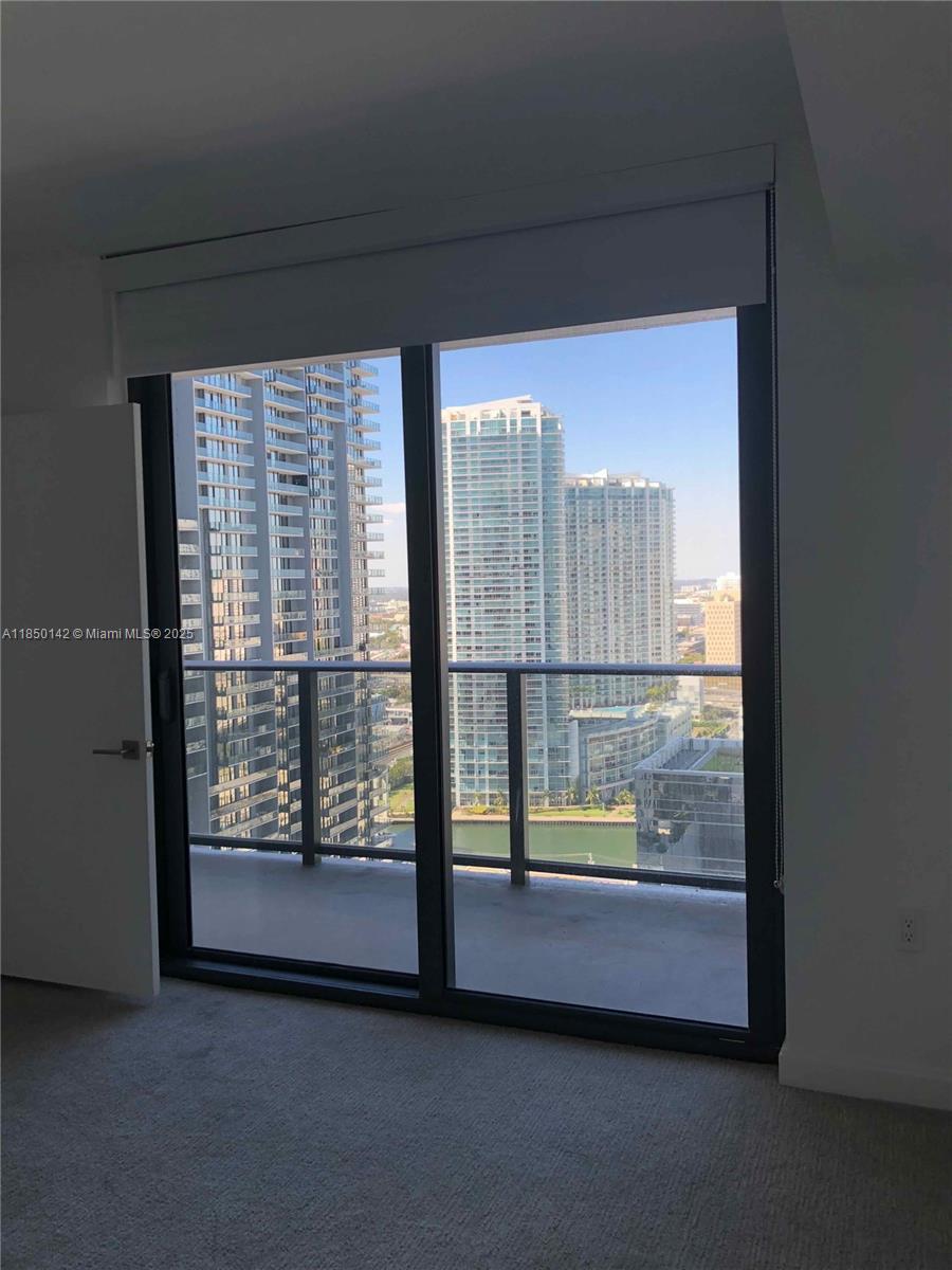 45 SW 9th St # 2809