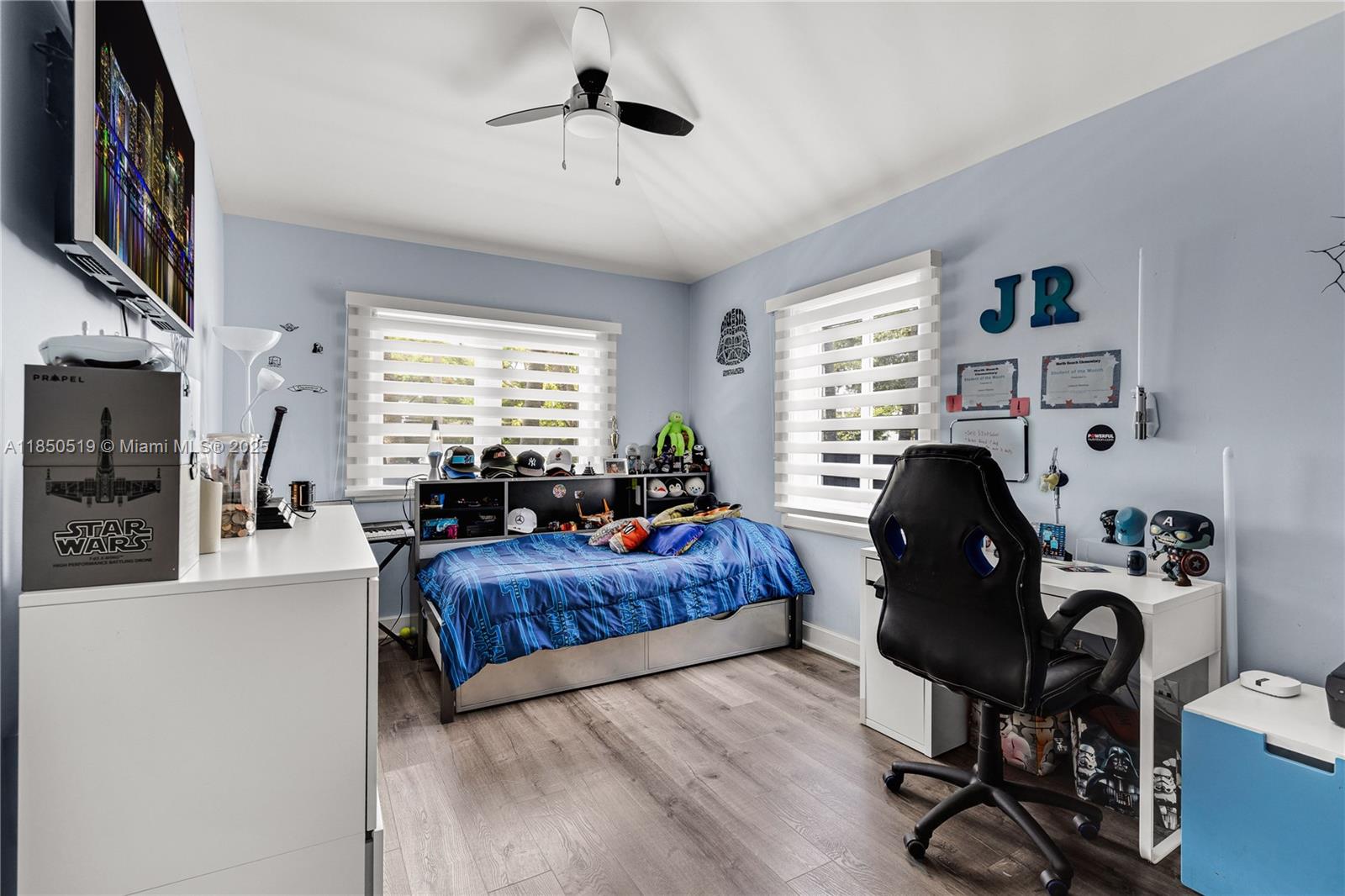 525 Lakeview Dr