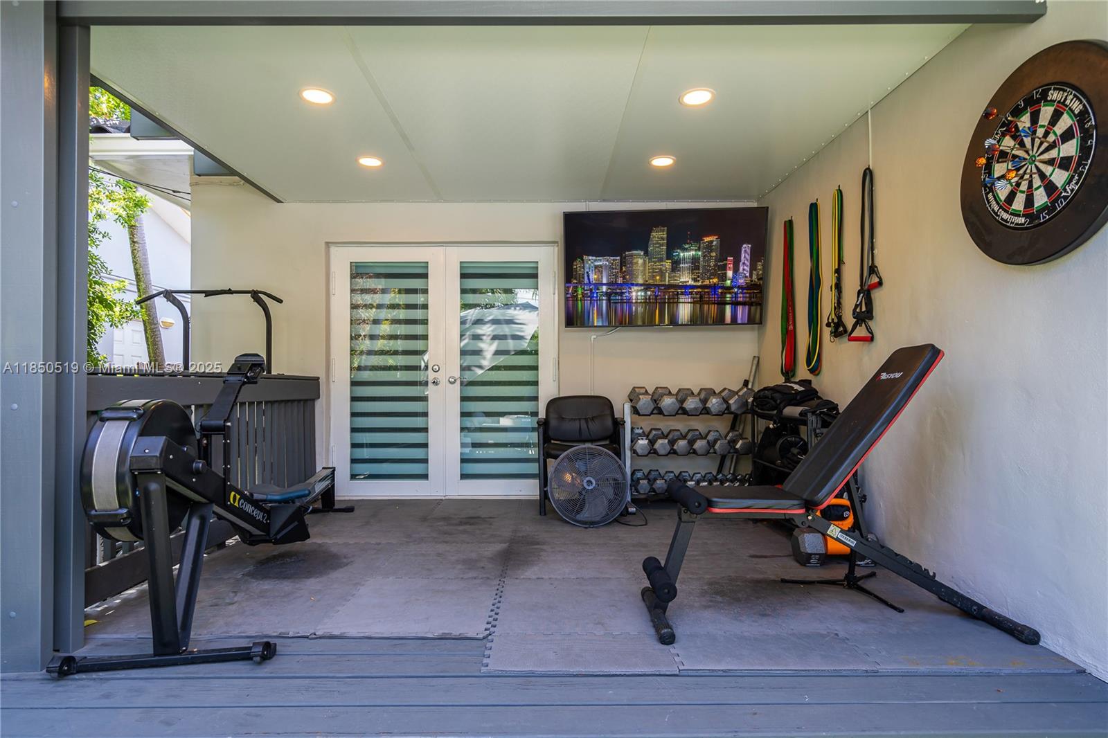 525 Lakeview Dr