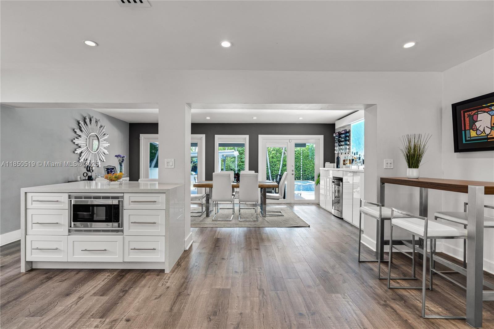525 Lakeview Dr