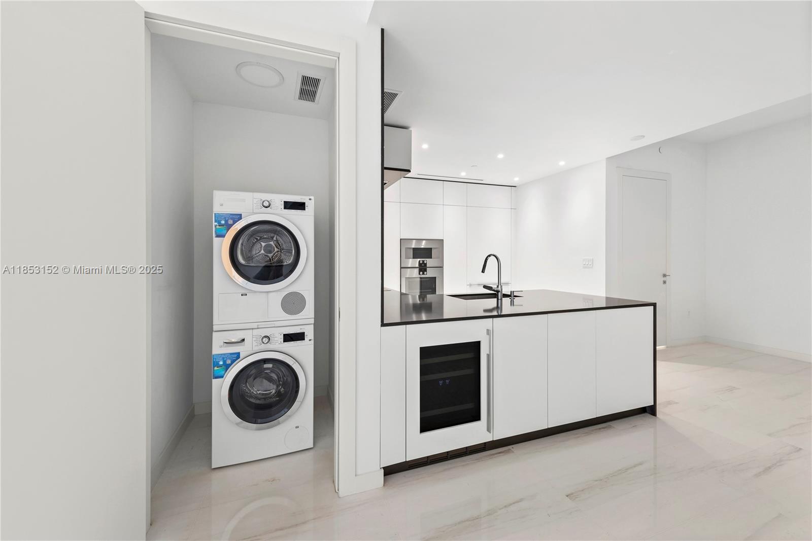 300 Biscayne Blvd Way # 1809, Miami Unit: 1809