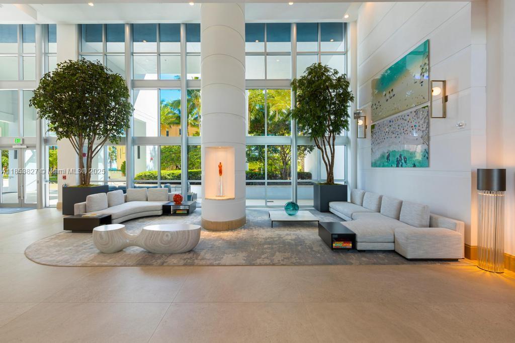 5959 Collins Ave # 2007