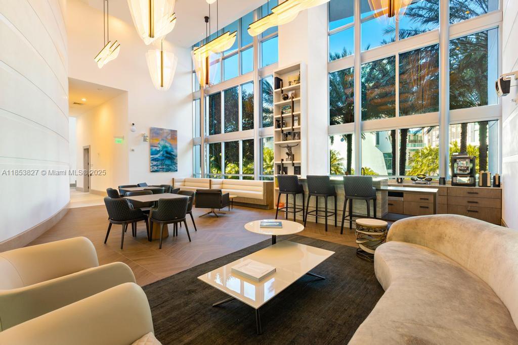 5959 Collins Ave # 2007