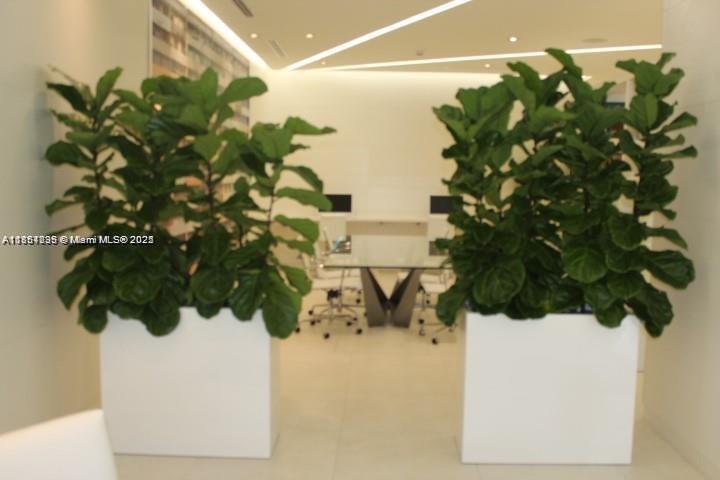 4250 Biscayne Blvd # 608