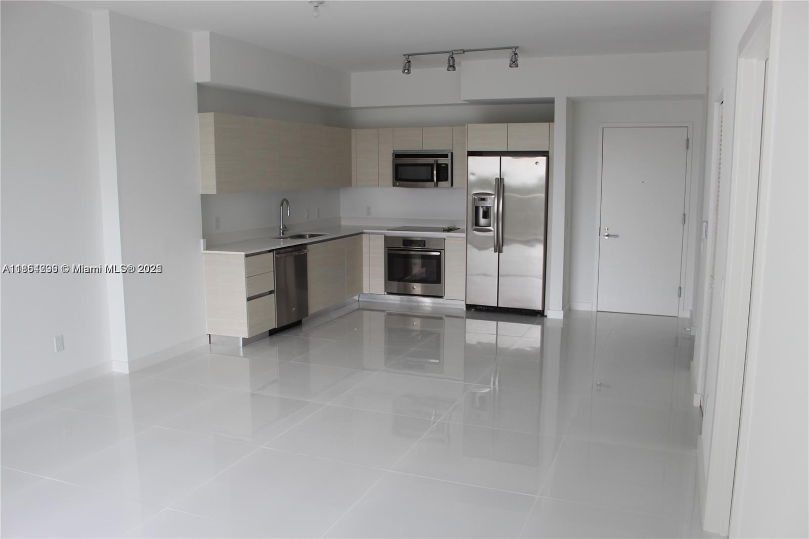 4250 Biscayne Blvd # 608