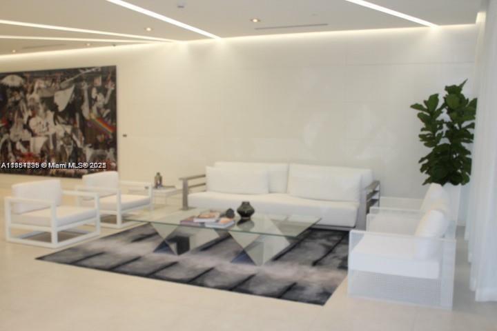 4250 Biscayne Blvd # 608