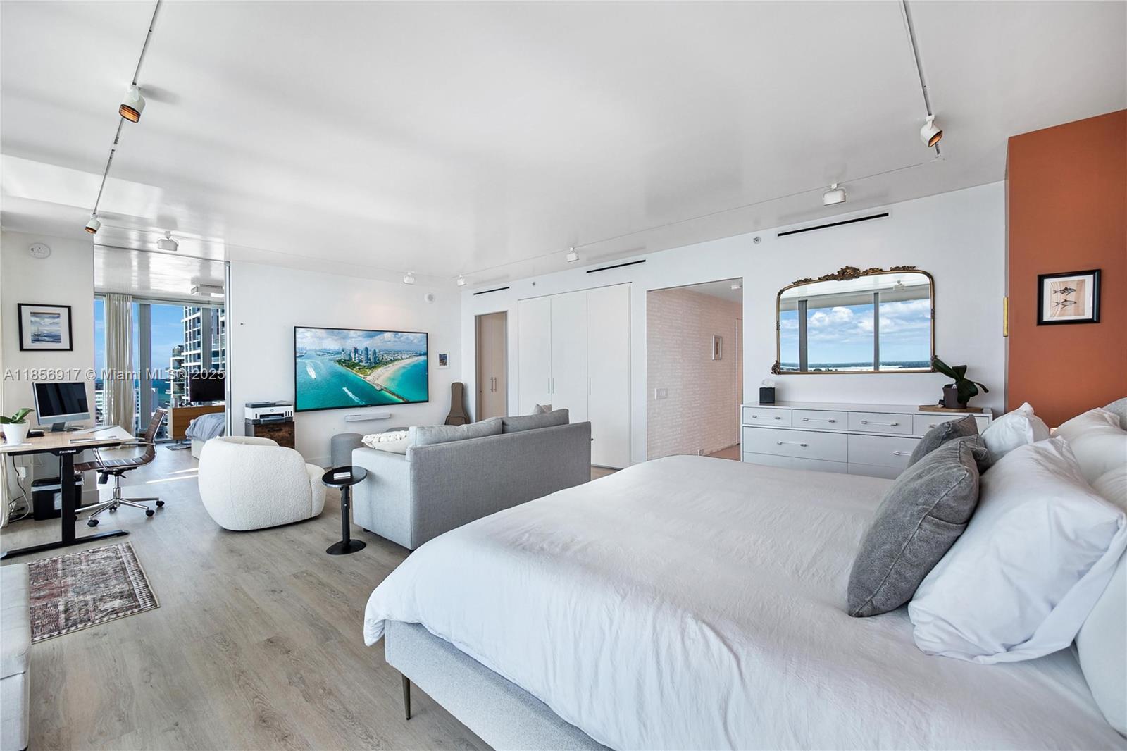 6799 Collins Ave # 02 Unit: LPH01 & 02