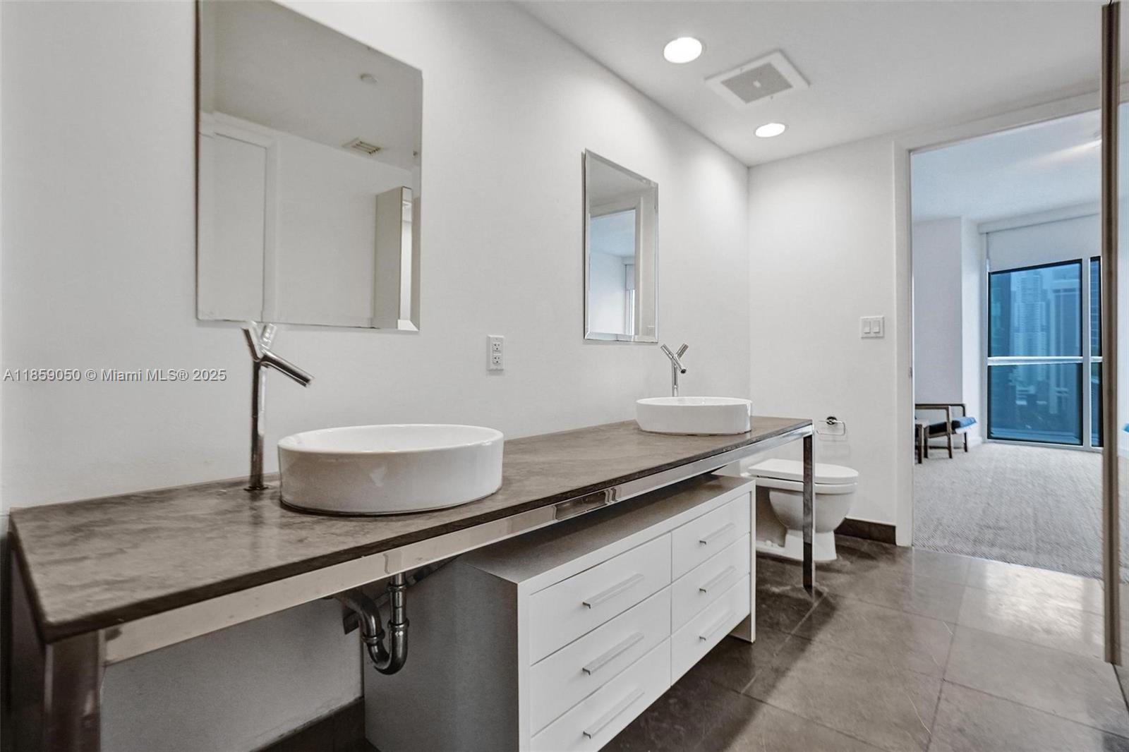 475 Brickell Ave # 1714