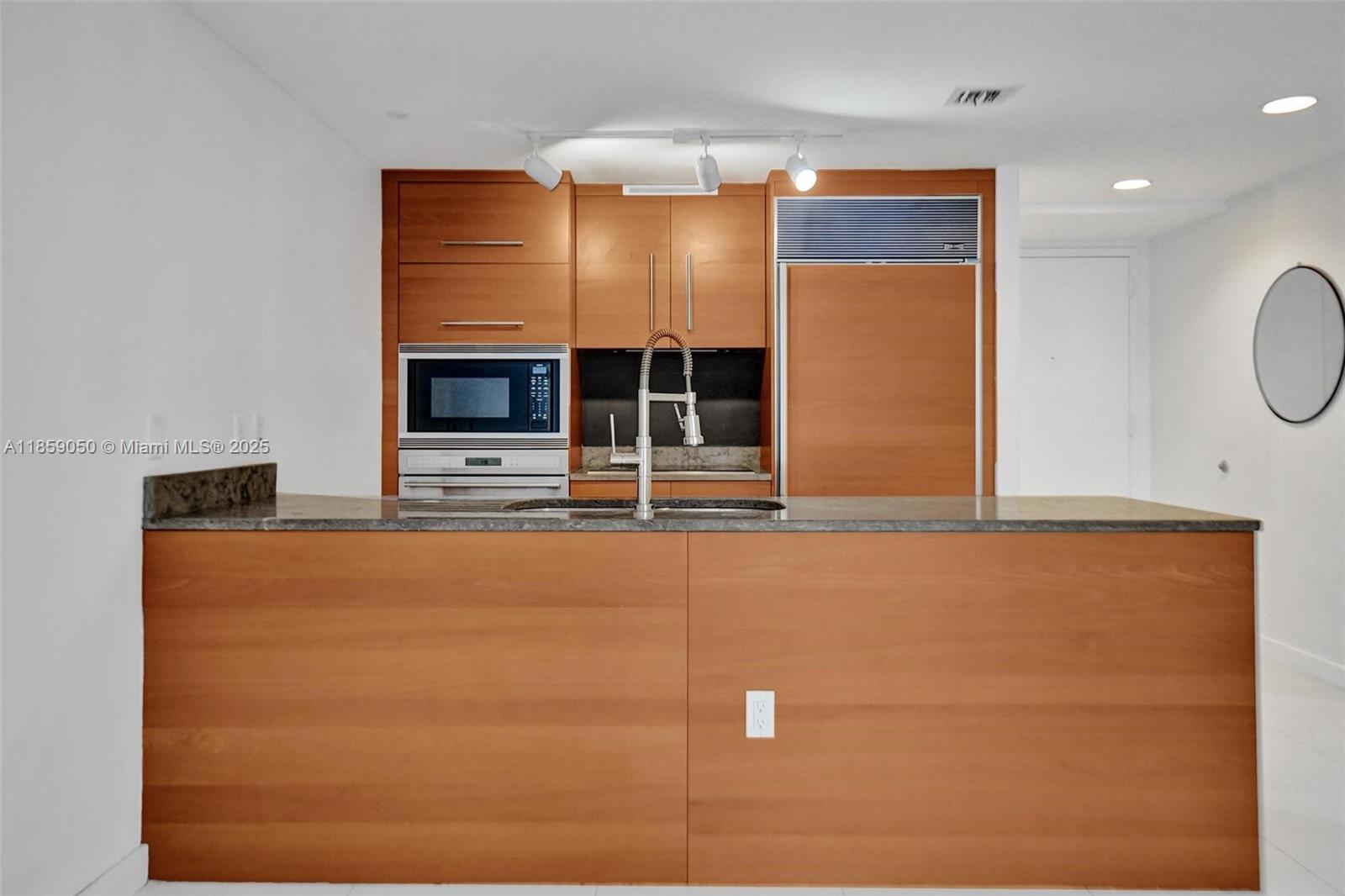 475 Brickell Ave # 1714