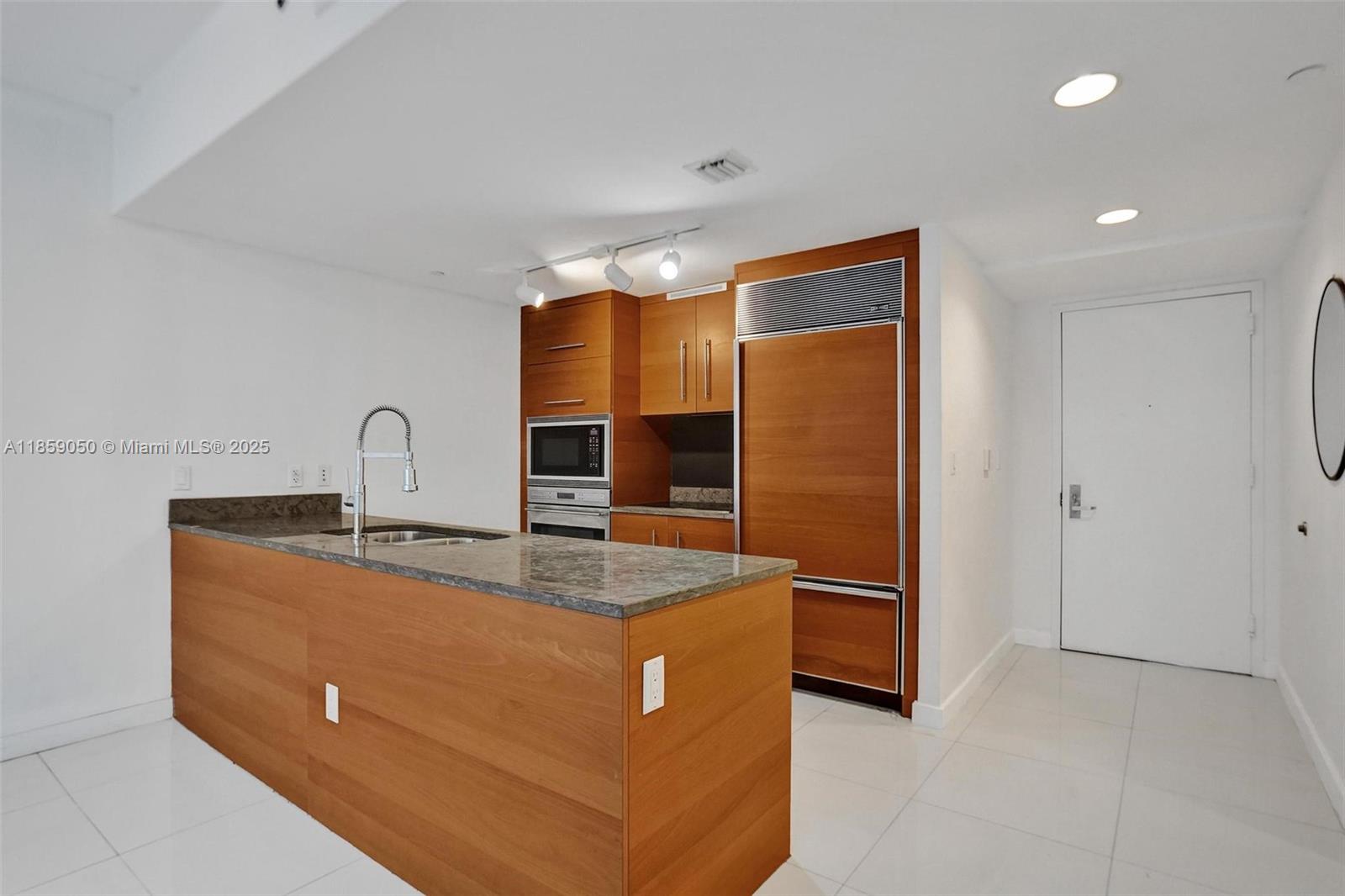 475 Brickell Ave # 1714