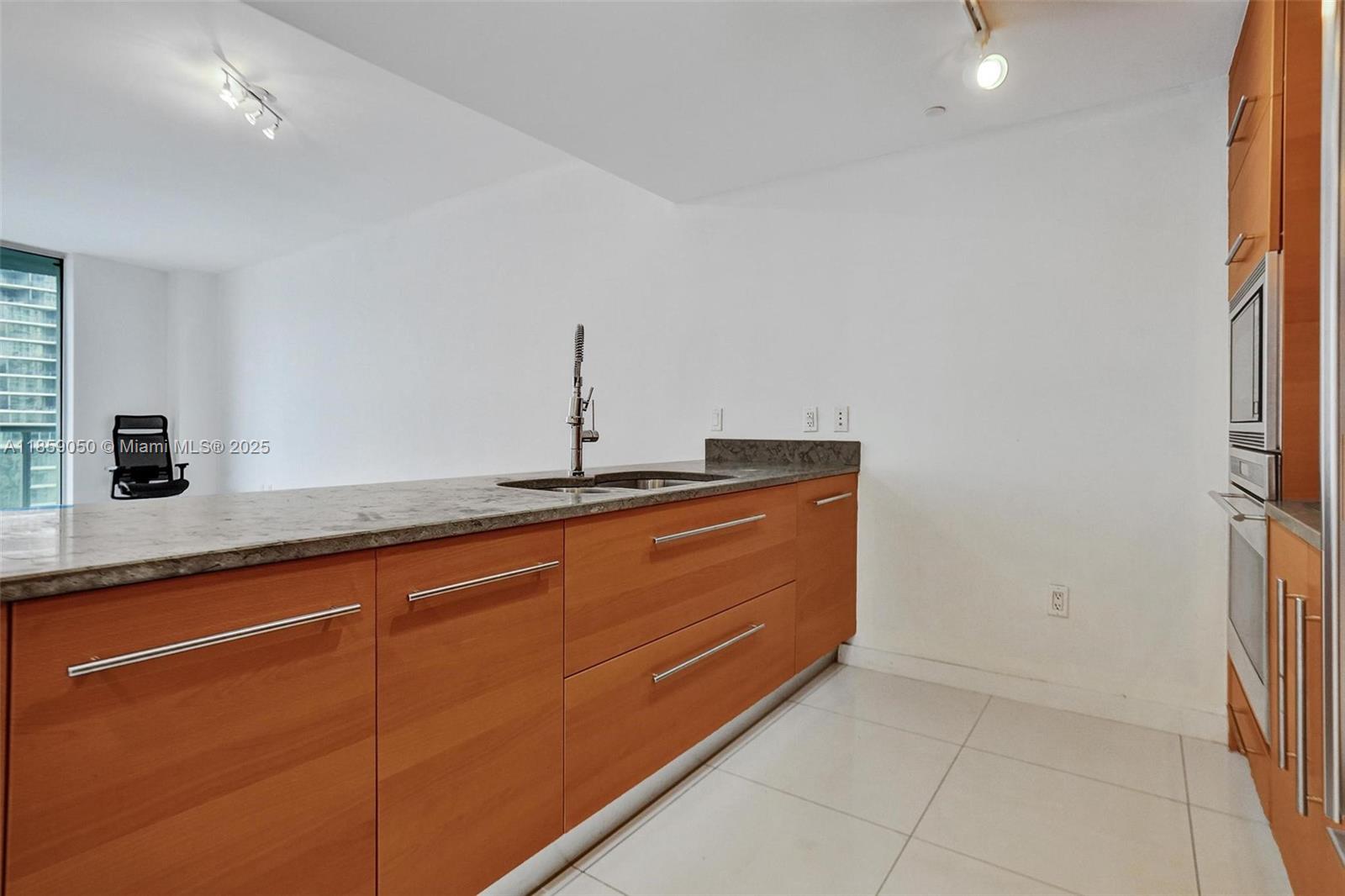 475 Brickell Ave # 1714