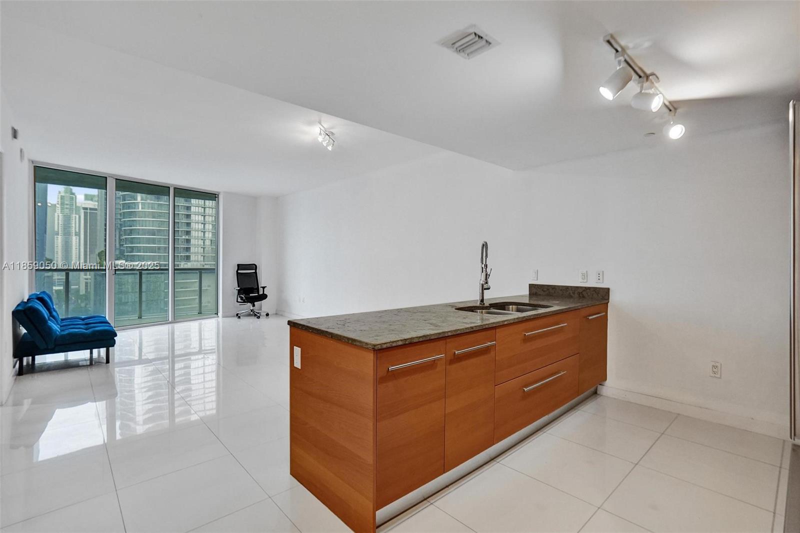 475 Brickell Ave # 1714