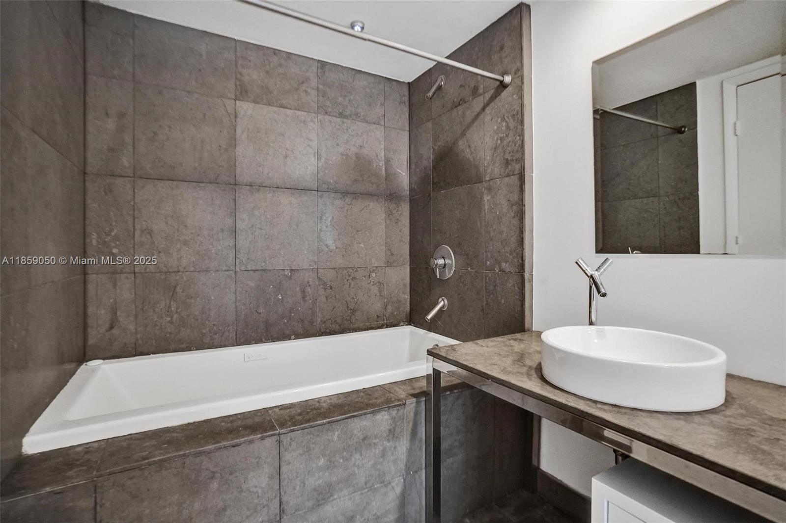 475 Brickell Ave # 1714