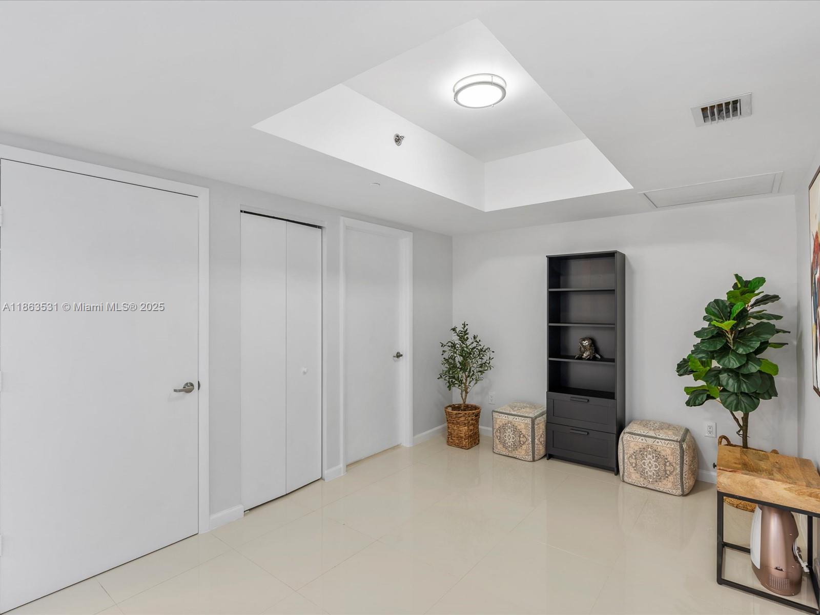 465 Brickell Ave # 4605