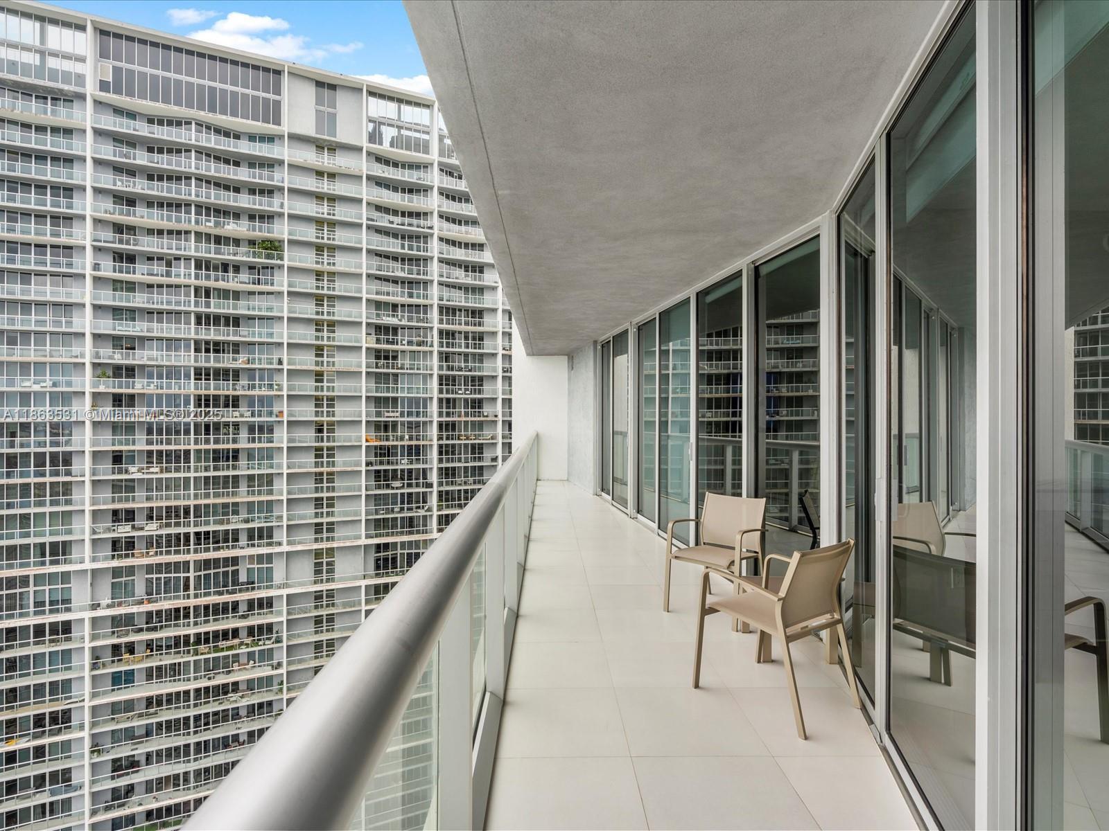 465 Brickell Ave # 4605