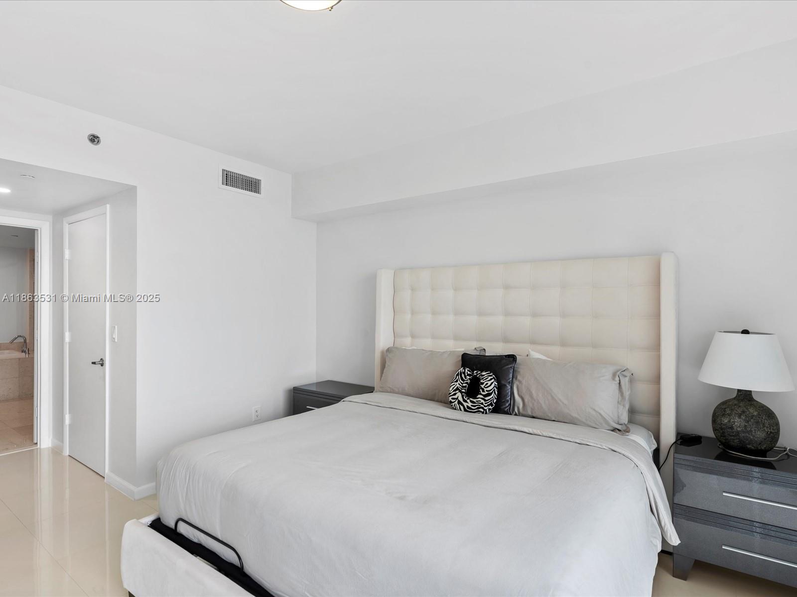 465 Brickell Ave # 4605