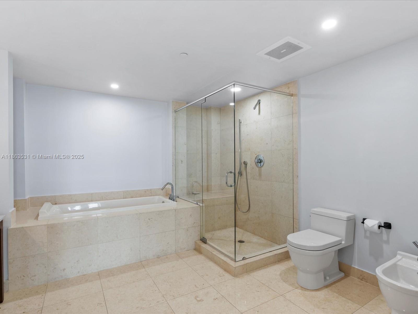465 Brickell Ave # 4605